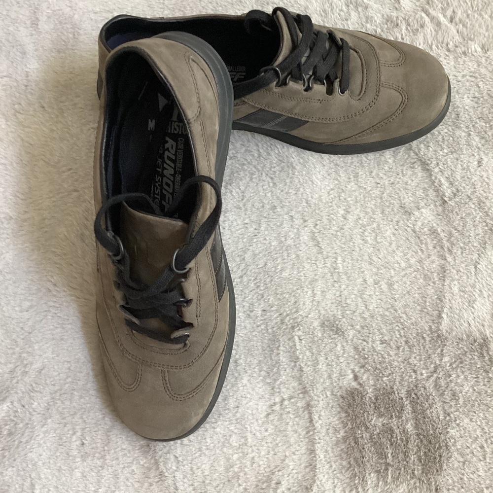 EUC Mephisto leather lace up walking shoes size 6 1/2 grey with black trim